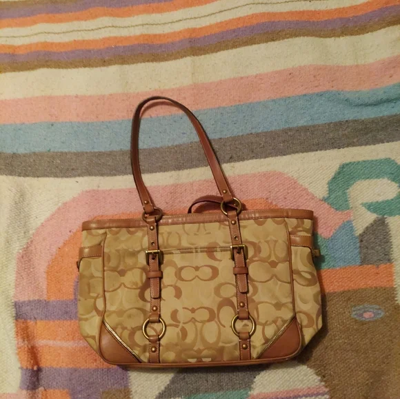 Coach Tote purse - Picture 6 of 6